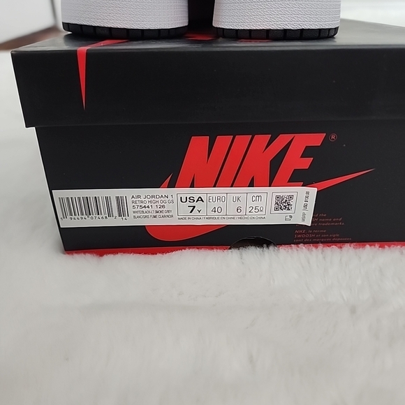 Nike Air Jordan 1 Retro High OG GS Smoke Grey 575441-126 - Picture 7 of 9